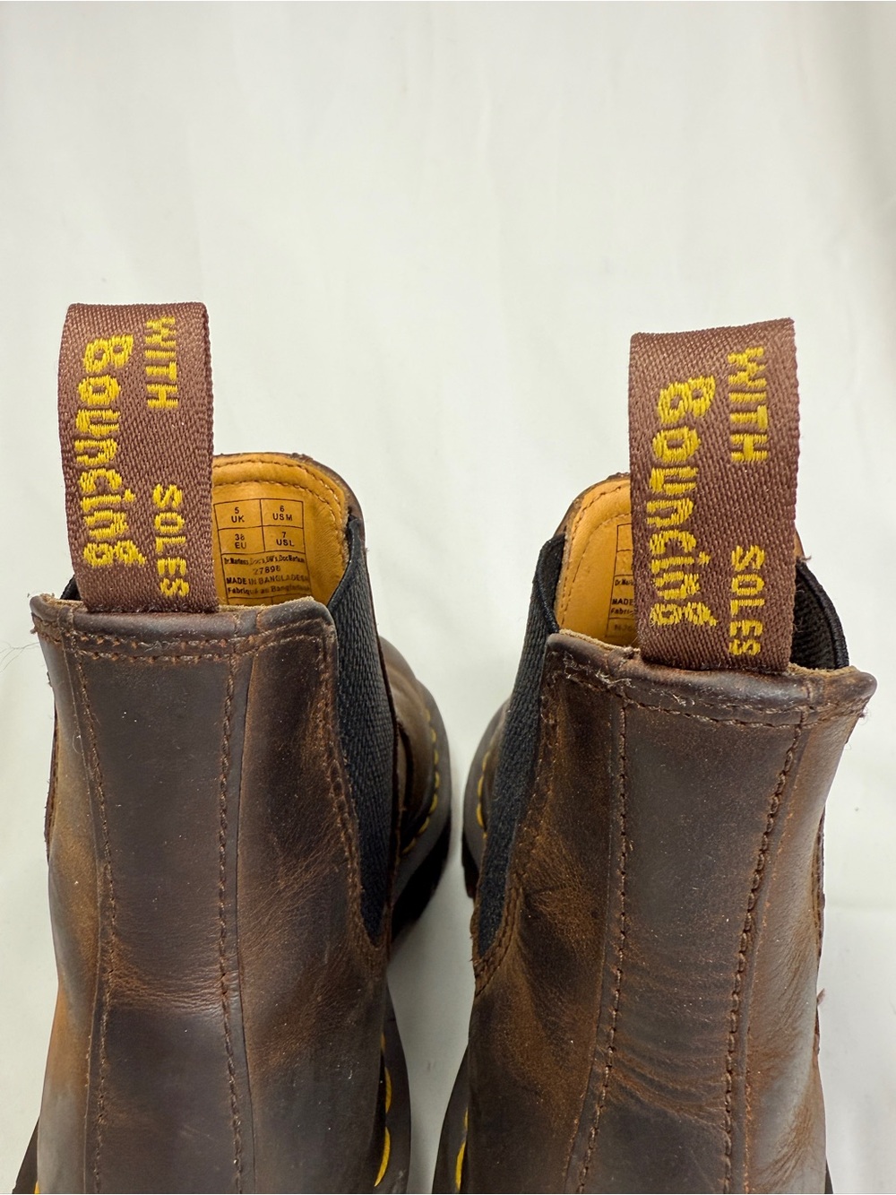 Dr. Martens Chelsea Boot Men 6 Womens 7 27896 Distressd Brown Yellow Stitch - Picture 6 of 10